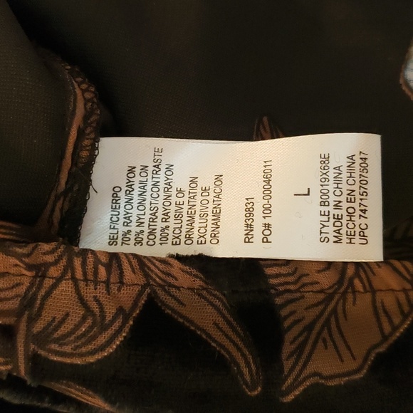 NWOT. Democracy Floral Velvet Burnout Blouse. Black/Tan. Large. - Picture 4 of 9